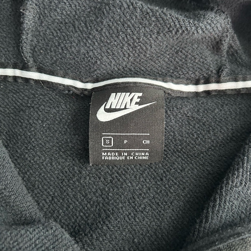 SOLD Nike Women's Black and Gold Quarter-Zip Hoodie - Picture 6 of 8